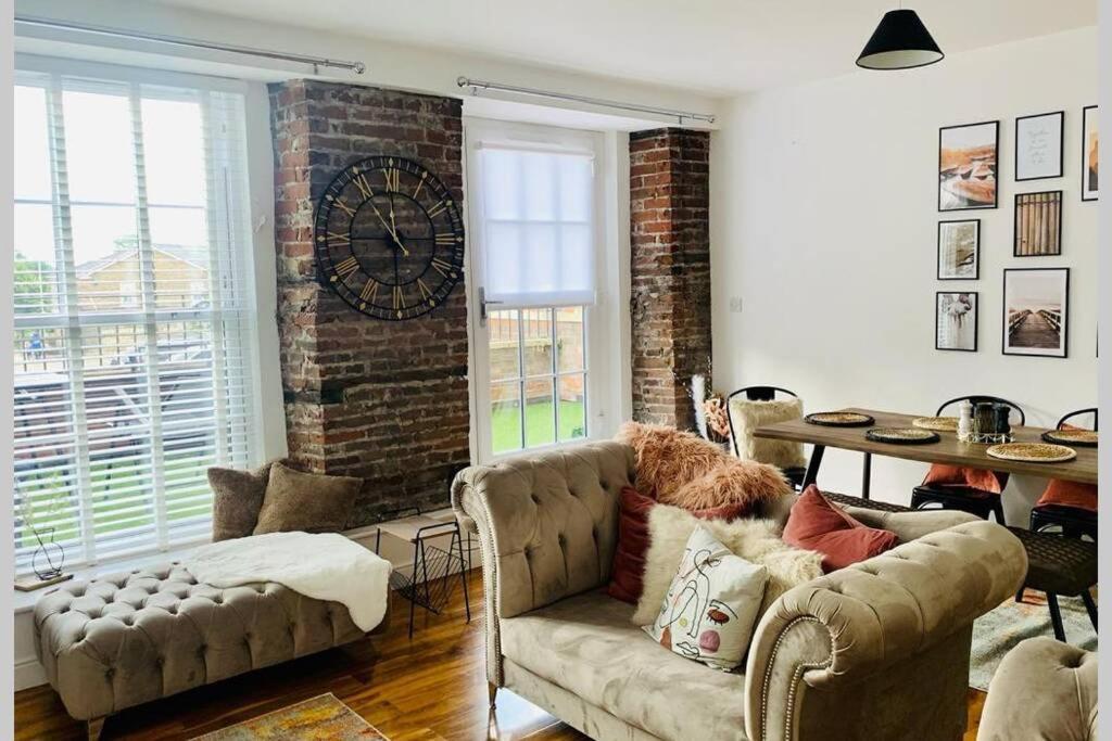 Luxury, Centrally Located 2 Bed Modern Apartment Great Yarmouth Exterior photo